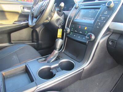 2016 Toyota Camry SE   - Photo 16 - Downey, CA 90241