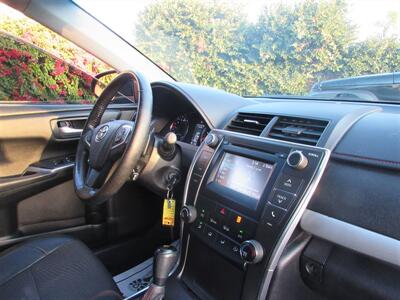 2016 Toyota Camry SE   - Photo 17 - Downey, CA 90241