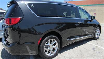 2018 Chrysler Pacifica Limited - Photo 28 - Downey, CA 90241