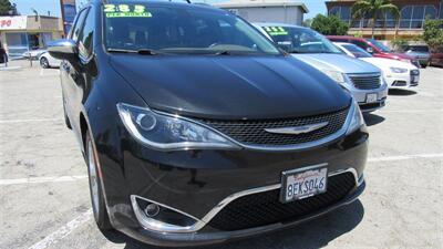 2018 Chrysler Pacifica Limited - Photo 2 - Downey, CA 90241