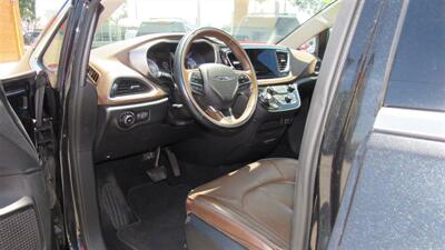 2018 Chrysler Pacifica Limited - Photo 14 - Downey, CA 90241
