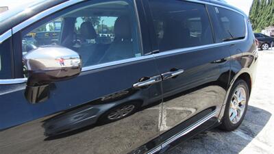 2018 Chrysler Pacifica Limited - Photo 13 - Downey, CA 90241