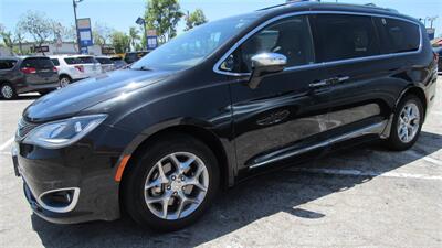2018 Chrysler Pacifica Limited - Photo 12 - Downey, CA 90241