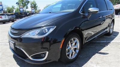 2018 Chrysler Pacifica Limited - Photo 11 - Downey, CA 90241