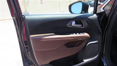 2018 Chrysler Pacifica Limited - Photo 15 - Downey, CA 90241