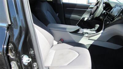 2022 Toyota Camry LE   - Photo 11 - Downey, CA 90241