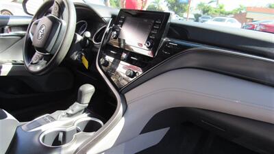 2022 Toyota Camry LE   - Photo 12 - Downey, CA 90241