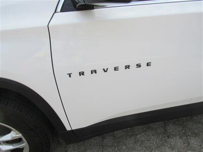 2019 Chevrolet Traverse LT Cloth   - Photo 6 - Downey, CA 90241