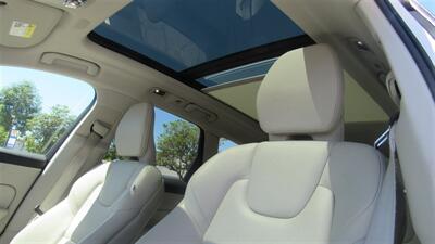 2019 Volvo XC60 T6 Momentum - Photo 23 - Downey, CA 90241