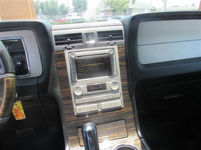 2010 Lincoln Navigator   - Photo 14 - Downey, CA 90241