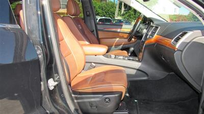 2013 Jeep Grand Cherokee Overland   - Photo 4 - Downey, CA 90241