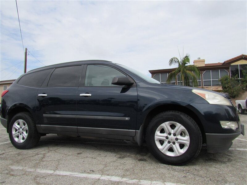 2009 Chevrolet Traverse LS  
