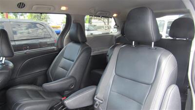 2015 Toyota Sienna SE Premium 8-Passeng   - Photo 17 - Downey, CA 90241