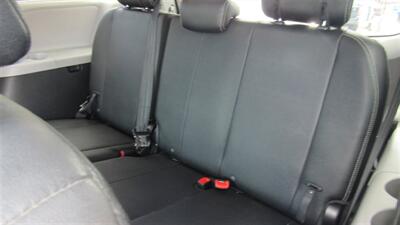 2015 Toyota Sienna SE Premium 8-Passeng   - Photo 18 - Downey, CA 90241