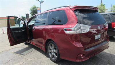 2015 Toyota Sienna SE Premium 8-Passeng   - Photo 22 - Downey, CA 90241