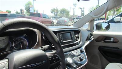 2017 Chrysler Pacifica LX - Photo 5 - Downey, CA 90241