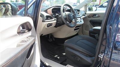 2017 Chrysler Pacifica LX - Photo 2 - Downey, CA 90241
