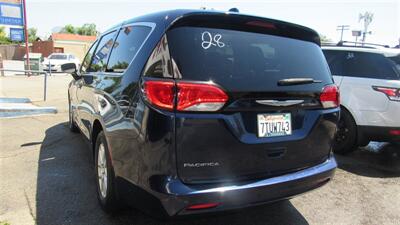 2017 Chrysler Pacifica LX - Photo 11 - Downey, CA 90241