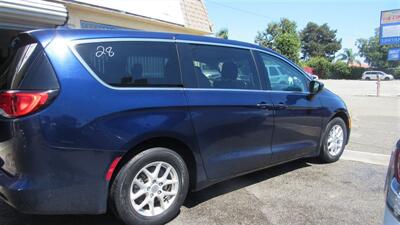 2017 Chrysler Pacifica LX - Photo 13 - Downey, CA 90241