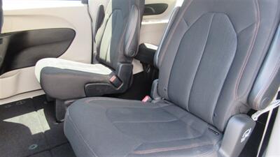 2017 Chrysler Pacifica LX - Photo 9 - Downey, CA 90241