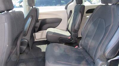 2017 Chrysler Pacifica LX - Photo 7 - Downey, CA 90241