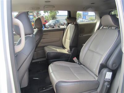 2016 Kia Sedona LX Plus   - Photo 7 - Downey, CA 90241