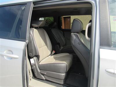 2016 Kia Sedona LX Plus   - Photo 14 - Downey, CA 90241