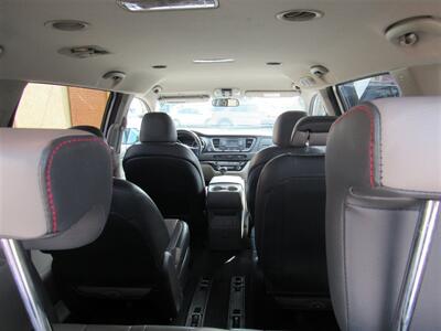 2016 Kia Sedona LX Plus   - Photo 13 - Downey, CA 90241