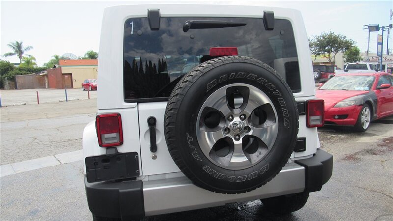 2017 Jeep Wrangler Unlimited Sahara - Photo 7