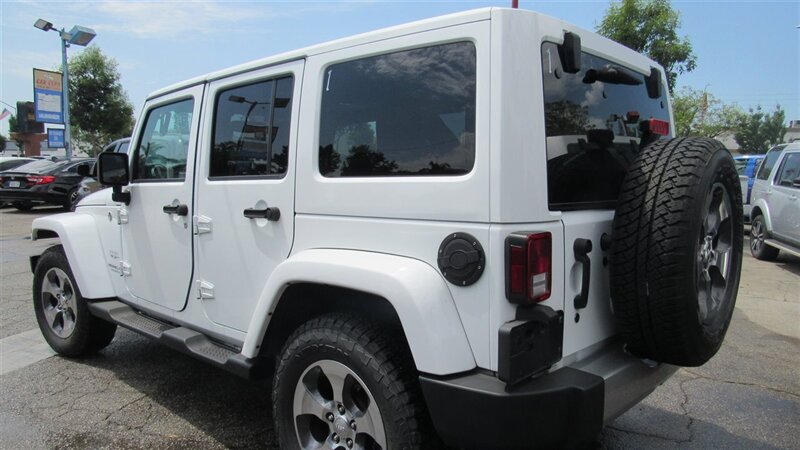 2017 Jeep Wrangler Unlimited Sahara - Photo 6