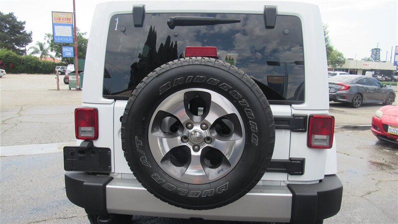2017 Jeep Wrangler Unlimited Sahara - Photo 8