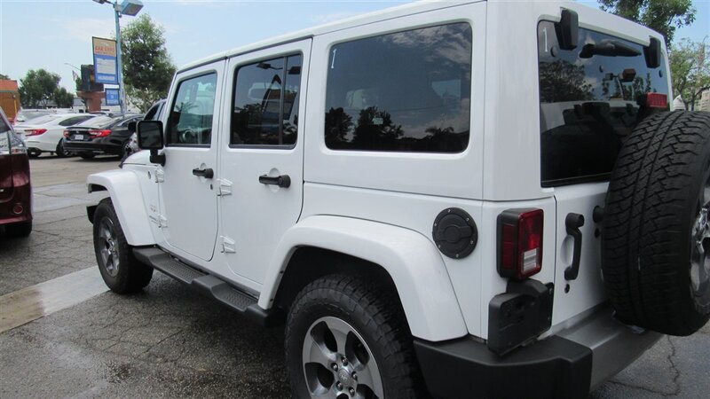 2017 Jeep Wrangler Unlimited Sahara - Photo 16