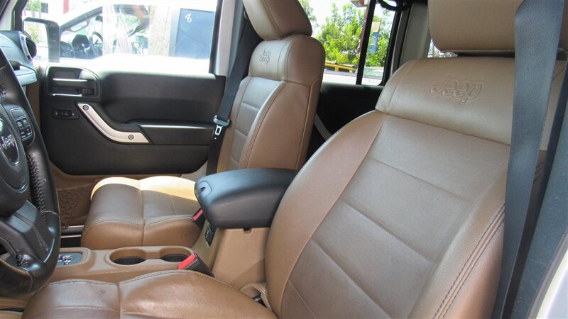 2012 Jeep Wrangler Unlimited Rubicon - Photo 17