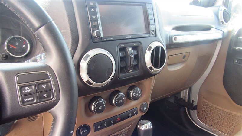 2012 Jeep Wrangler Unlimited Rubicon - Photo 15