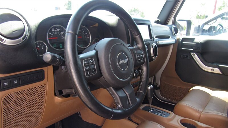 2012 Jeep Wrangler Unlimited Rubicon - Photo 12