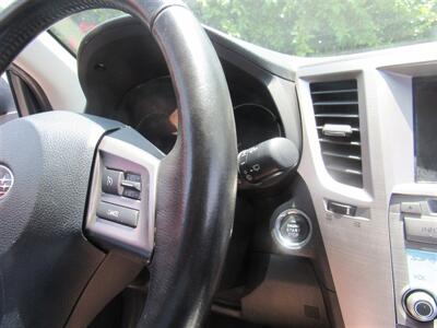 2013 Subaru Outback 2.5i Limited   - Photo 15 - Downey, CA 90241