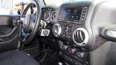 2018 Jeep Wrangler JK Unlimited Sahara   - Photo 15 - Downey, CA 90241