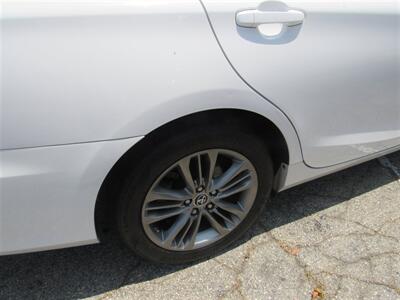 2016 Toyota Camry SE   - Photo 8 - Downey, CA 90241
