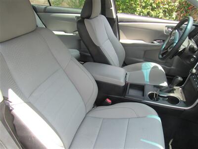 2016 Toyota Camry SE   - Photo 14 - Downey, CA 90241