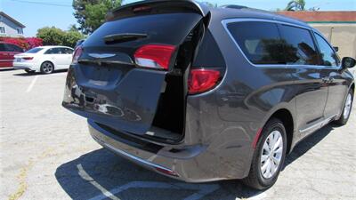 2017 Chrysler Pacifica Touring-L - Photo 22 - Downey, CA 90241