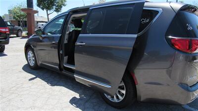 2017 Chrysler Pacifica Touring-L - Photo 16 - Downey, CA 90241