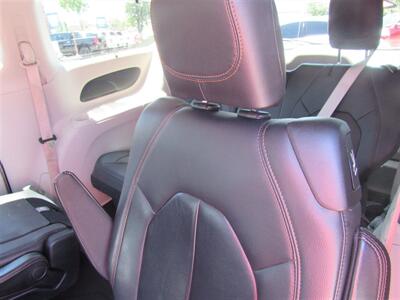 2017 Chrysler Pacifica Touring-L - Photo 13 - Downey, CA 90241