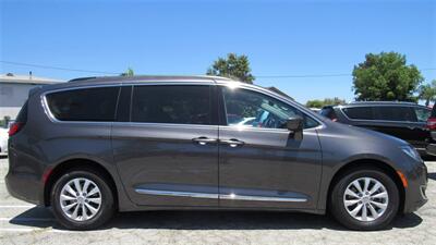 2017 Chrysler Pacifica Touring-L - Photo 31 - Downey, CA 90241