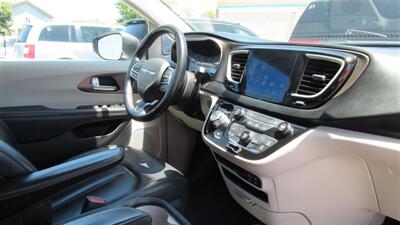 2017 Chrysler Pacifica Touring-L - Photo 30 - Downey, CA 90241