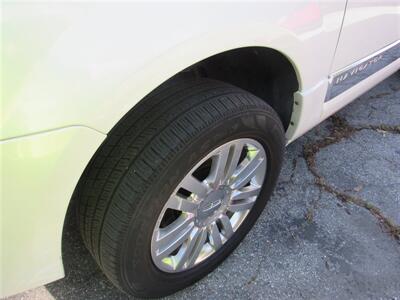 2012 Lincoln Navigator   - Photo 5 - Downey, CA 90241