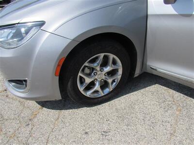2018 Chrysler Pacifica Limited   - Photo 32 - Downey, CA 90241