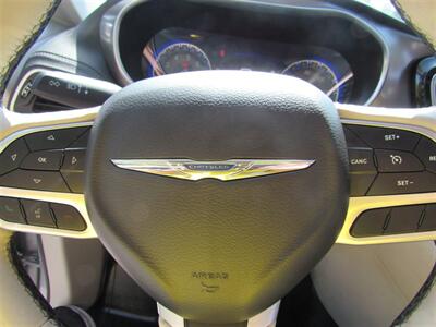 2018 Chrysler Pacifica Limited   - Photo 27 - Downey, CA 90241