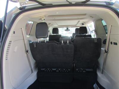 2018 Chrysler Pacifica Limited   - Photo 10 - Downey, CA 90241