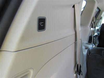 2018 Chrysler Pacifica Limited   - Photo 13 - Downey, CA 90241