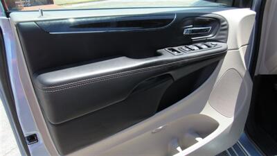 2013 Chrysler Town & Country Touring - Photo 7 - Downey, CA 90241